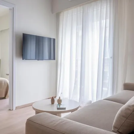 Sola Urban Aparthotel 4*